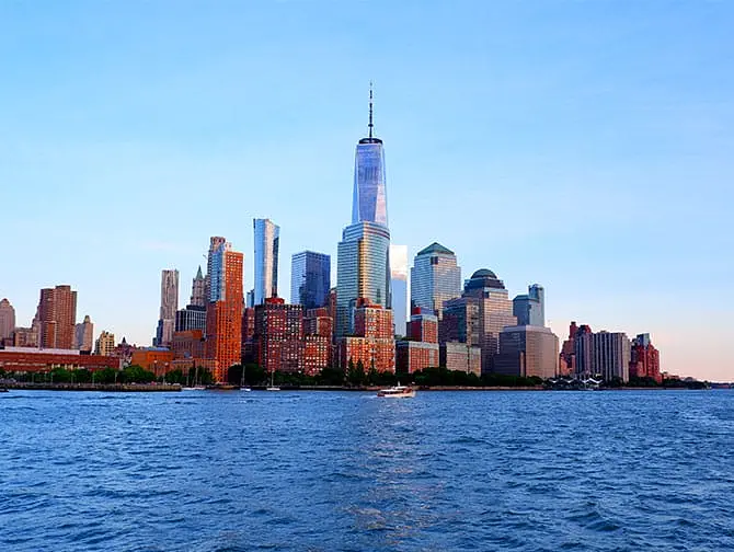 Passeio de barco com jantar em Nova York - One World Trade