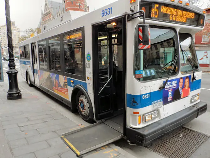 Acessibilidade para pessoas com deficiência em Nova York - Ônibus