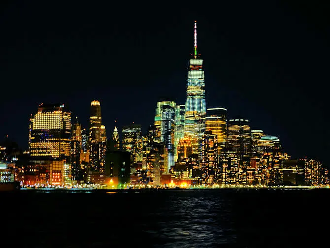 Cruzeiro-jantar com buffet em Nova York