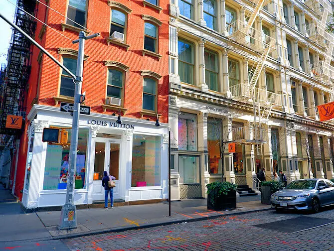 Compras no SoHo - Louis Vuitton