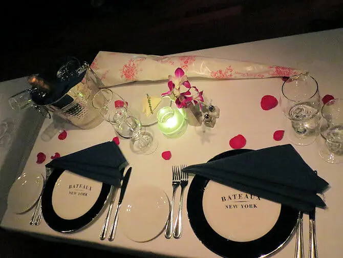 Cruzeiros com jantar no Valentine&rsquo;s Day em Nova York - Mesa