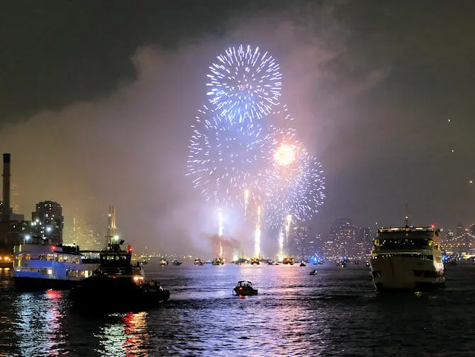 Passeio de barco noturno para a Estátua da Liberdade