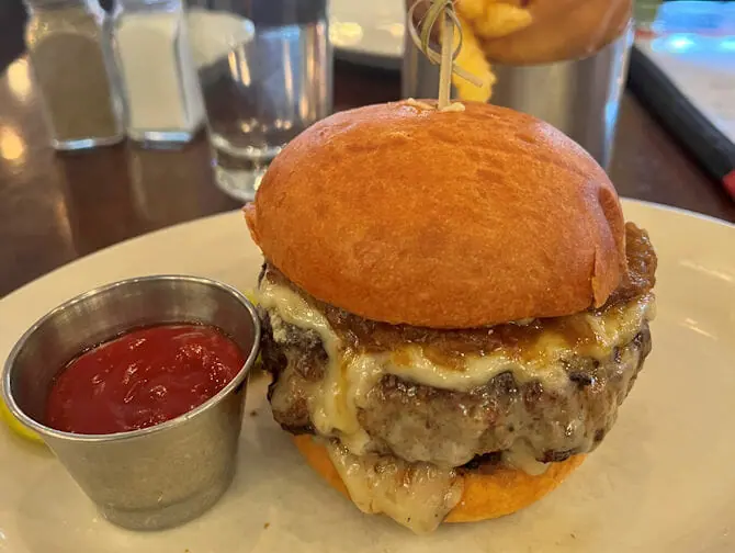 Melhores hambúrgueres de Nova York - 5 Napkin Burger Hambúrger