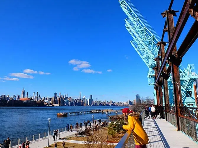 Parques em Nova York - Passarela Elevada no Domino Park