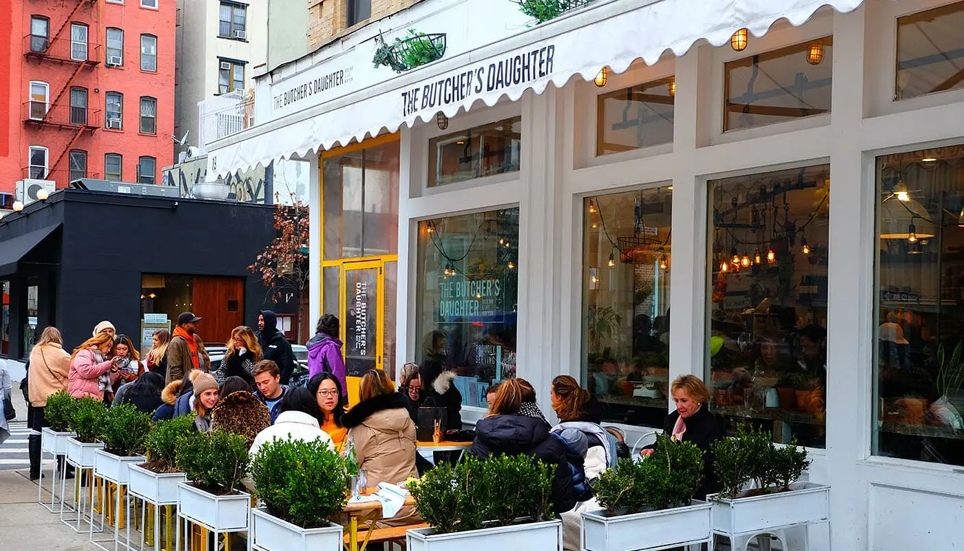 Restaurantes vegetarianos em Nova York - Terraço do The Butcher's Daughter
