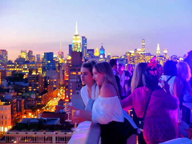Os melhores bares em coberturas de Nova York - Pôr do Sol no The Roof