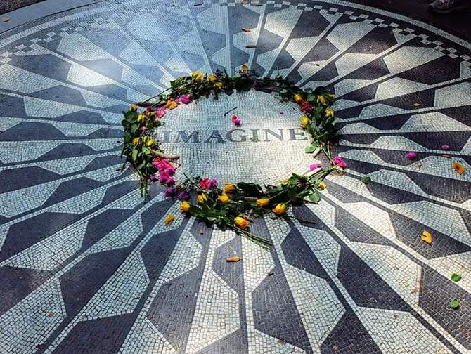 Strawberry Fields pela manhã no Central Park