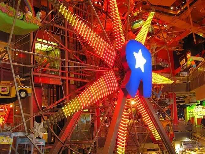 Toys R Us no Times Square