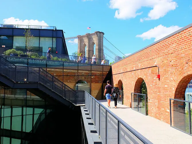Brooklyn Bridge Park em Nova York - Terraço do Empire Stores