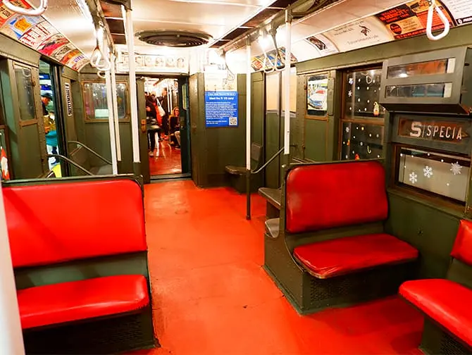 Trens Antigos em Nova York - Interior do metrô