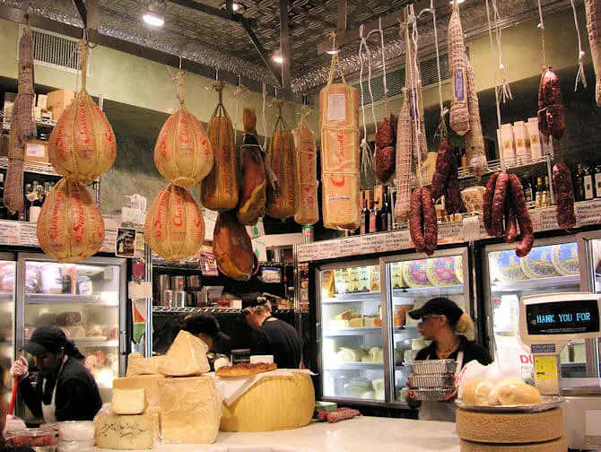 Excursão gastronômica por Chinatown e Little Italy - Queijos Italianos