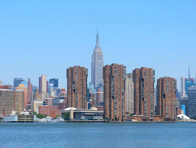 NYC Ferry em Nova York - Empire State Building