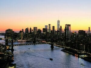 Passeio de helicóptero noturno com cruzeiro em Nova York
