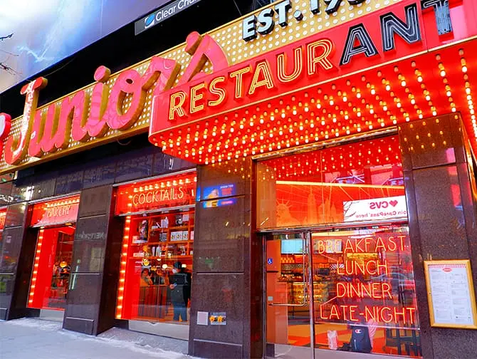 Os melhores cheesecakes em Nova York - Junior's Restaurant