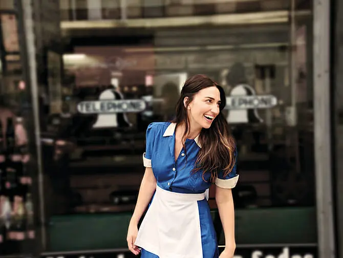 Ingressos para Waitress de Sara Bareilles na Broadway - Na porta do diner