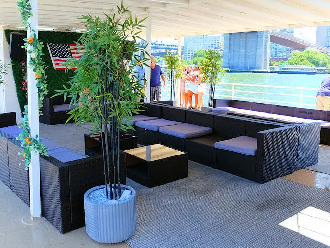 Brunch Cruise in New York - exterior