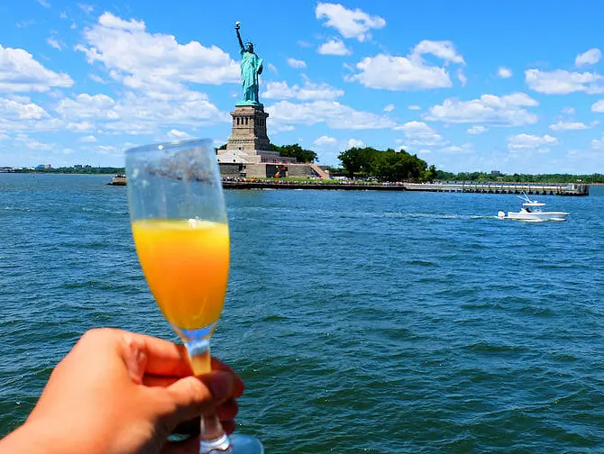 Brunch Cruise in New York - Estatua da liberdade