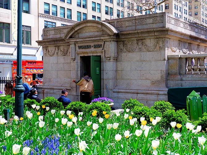 Bryant Park em Nova York - Banheiro Público
