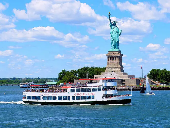 Diferença entre NewYork CityPASS e GoCity New York Explorer Pass - Passeio de Barco