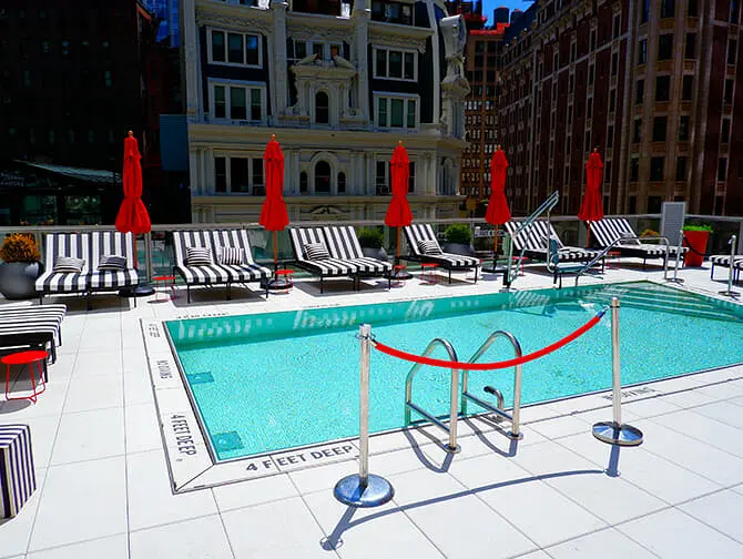 Nadar em Nova York - Hotel com piscina