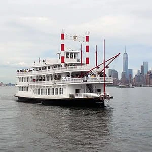 Passeios de Barco no 4 de Julho em Nova York - Liberty Belle