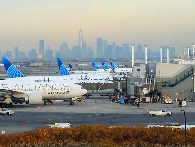 Newark Liberty International Airport (EWR) - Aviões