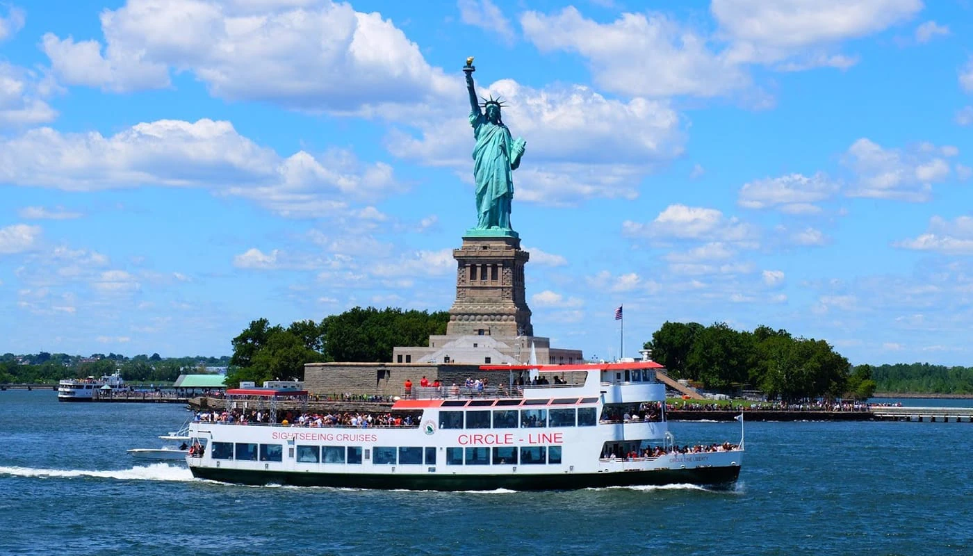 Atra&ccedil;&otilde;es em Nova York: os melhores pontos tur&iacute;sticos - Passeio de barco
