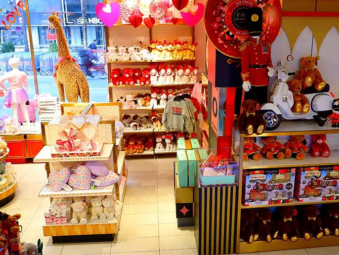 FAO Schwarz em Nova York - Rockefeller Plaza