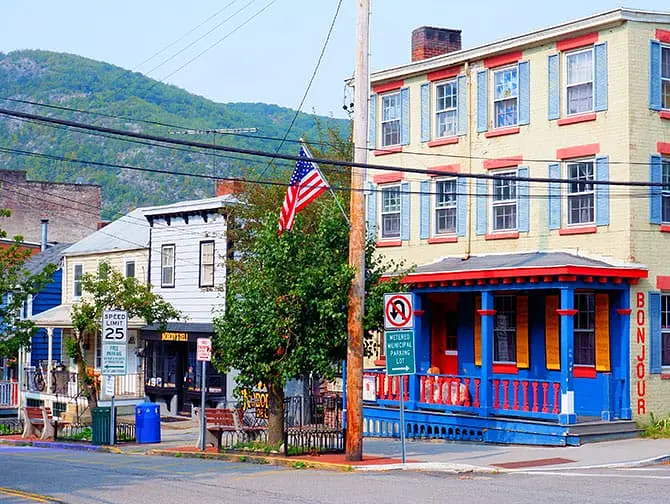 SPequena cidade americana: passeio de um dia para Cold Spring perto de Nova York