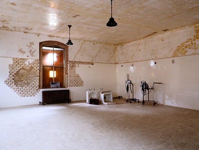 Tour Hard Hat de Ellis Island em Nova York - Tour pelo Hospital Abandonado