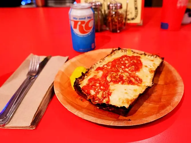 A melhor pizza de Nova York - Aces Pizza Detroit style