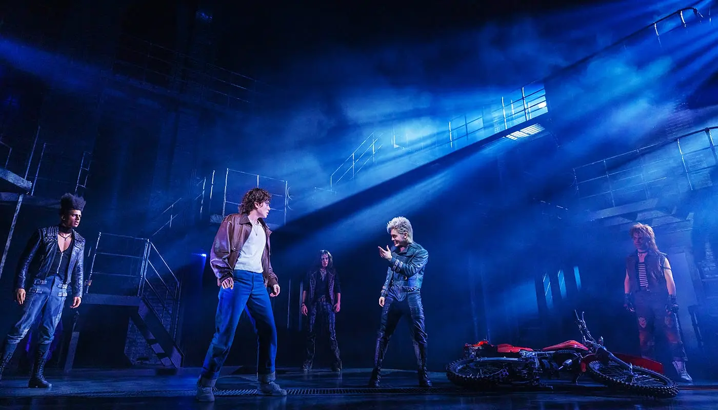 Ingressos para The Lost Boys na Broadway - Comédia de terror