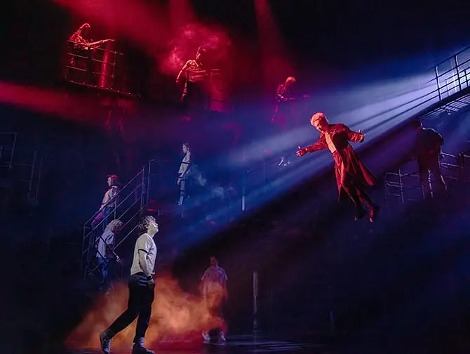 Ingressos para The Lost Boys na Broadway - Efeitos especiais