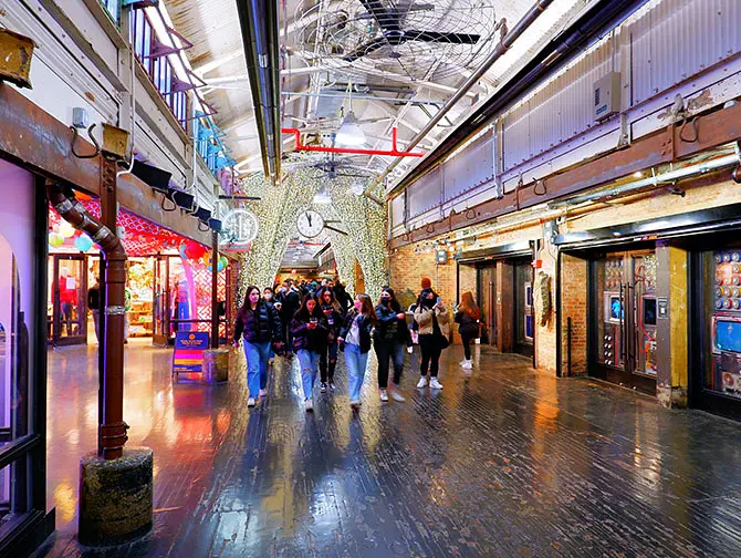 Chelsea Market em Nova York - Antiga Fábrica de Biscoitos Convertida em um Mercado