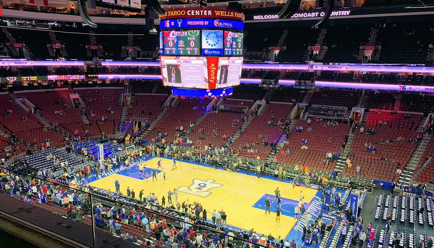 Ingressos para Philadelphia 76ers - A quadra de basquete na Xfinity Mobile Arena